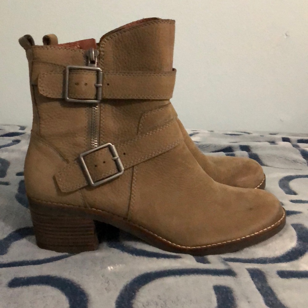 Lucky Brand Tan Boots